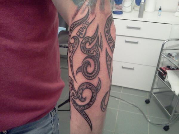 Photo de polynesien, polynésien, manchette réalisé par fantasy tattoo piercing