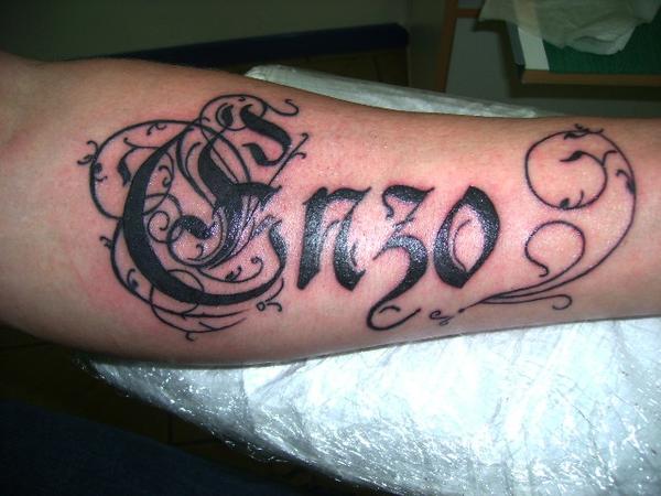 Prénom Enzo calligraphié
