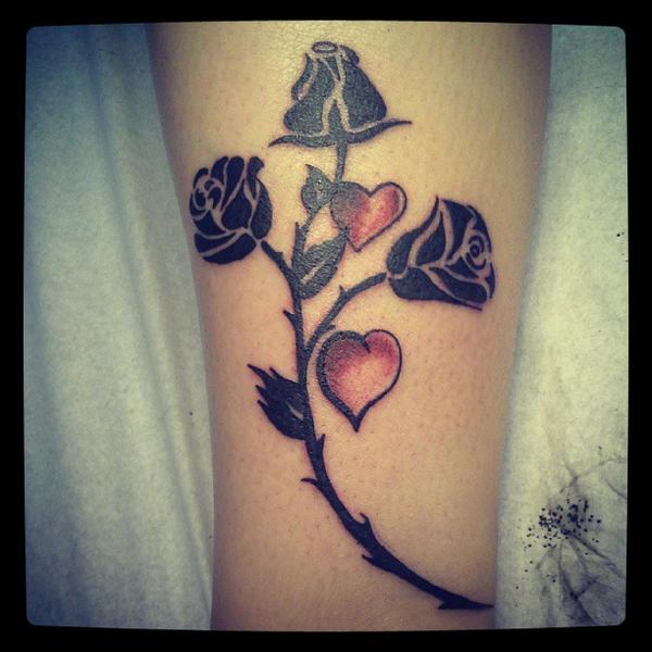 Photo de Rose, fleur, coeur réalisé par Eastern Tattoo
