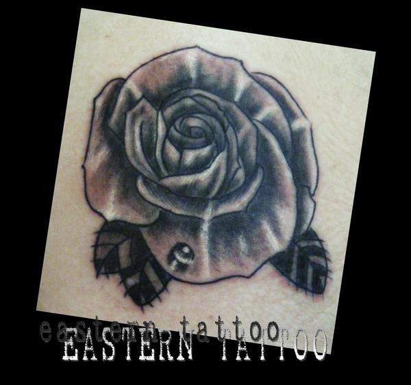Photo de Rose réaliste, fleur, rose réalisé par Eastern Tattoo