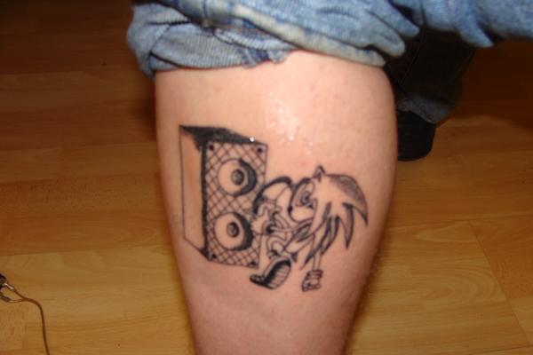 Photo de sonic, tatouage, jeu réalisé par StudioBeauté