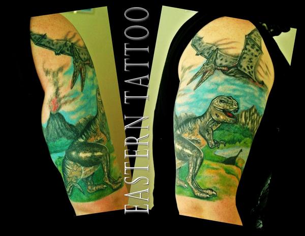 Photo de T-Rex, animaux, tatouage réalisé par Eastern Tattoo
