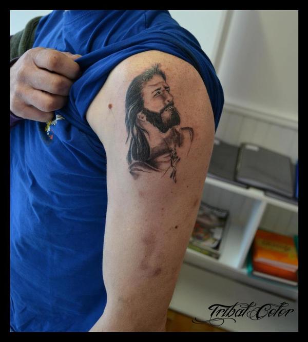 Photo de tatouage Jésus berger, noir et blanc, portrait réalisé par Tribal color