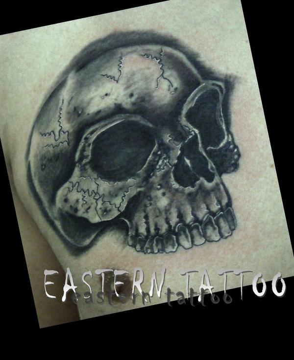 Photo de tattoo skull, tête de mort, hardcore réalisé par Eastern Tattoo