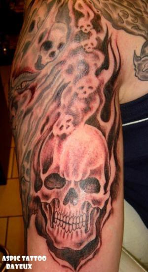 Photo de tête de mort, morbide, tête de mort réalisé par Aspic  Tattoo