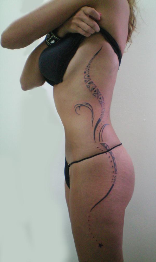 Photo de Tribal côtes, fesse et hanche, tribal, tatouage
