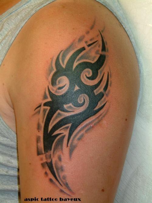 Tribal et ombre